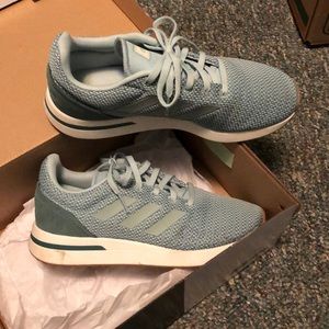 Adidas Run70s